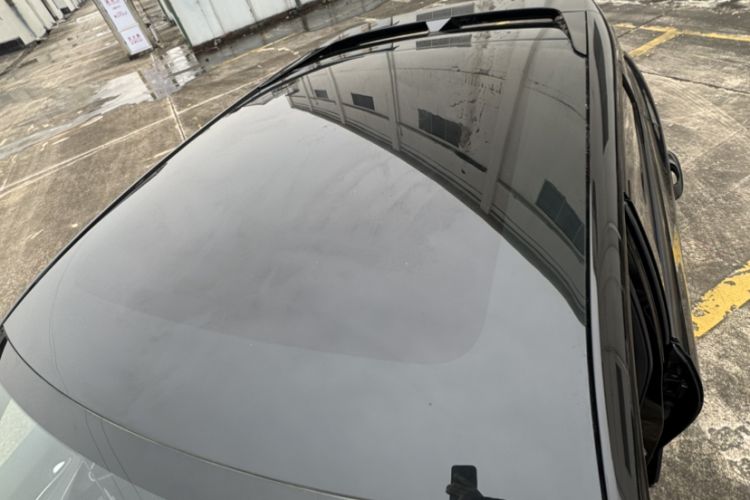 Used Venucia V 2022 260T Black Horse Edition · Idol