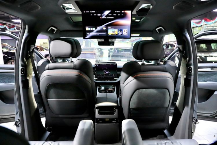 Used Zeekr 009 2024 7-Seater Walk-Through Version Four-Wheel Drive 108 kWh Interior 12