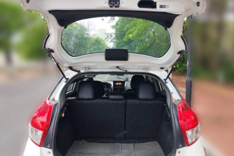 Used Toyota YARiS L Zhi Xuan 2015 1.5E Automatic Charm Edition Interior 1