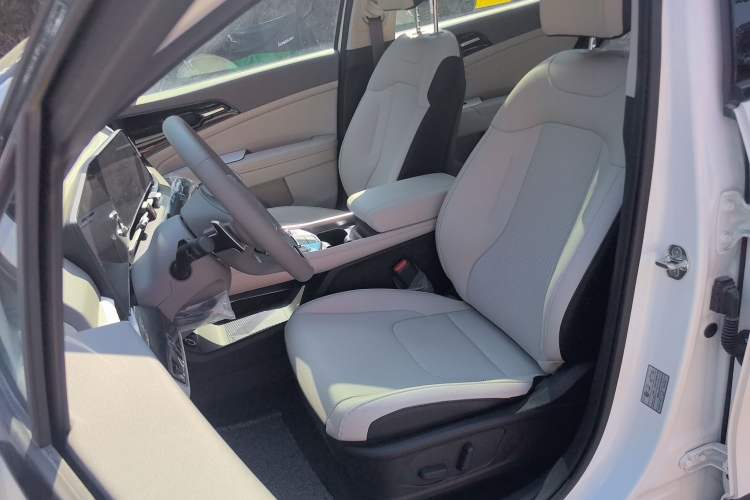 Used Kia Sportage (Chinese Domestic Model) 2025 1.5T Two-Wheel Drive Prestige Edition