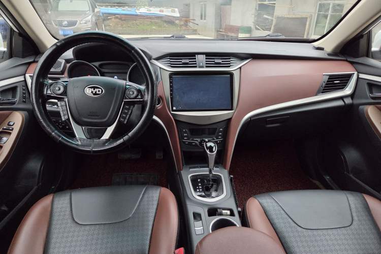 Used BYD G5 2014 1.5TID Automatic Flagship Model
