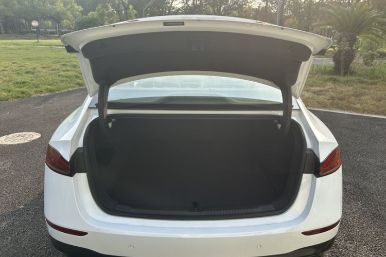 Used Roewe D7 2025 EV 610km Rear-Drive Prestige Edition Interior 2