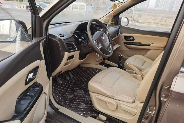 Used Wuling Hongguang 2015 1.5L S1 Comfort China V Standard
