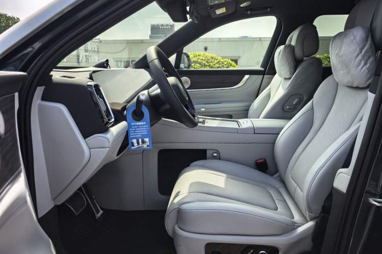 Used Hima AITO M9 2025 All-Electric Ultra Version 100 kWh 5-Seater Model
