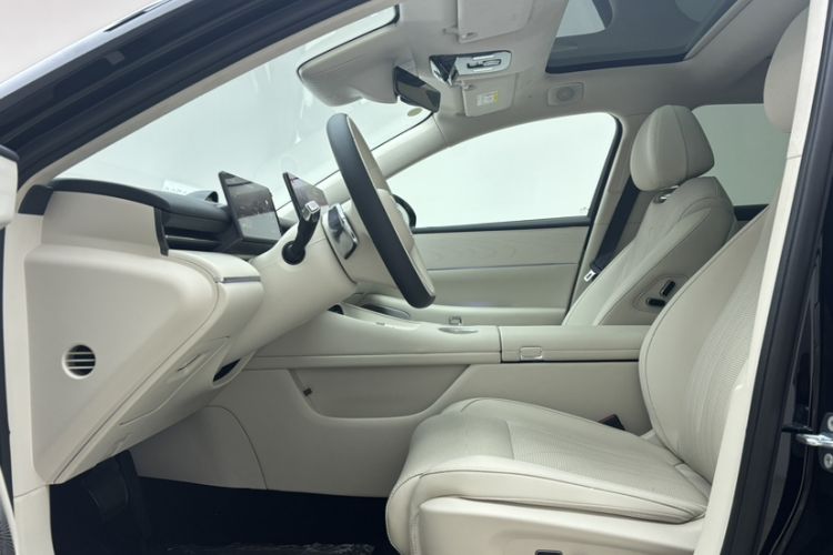 Used VOYAH Lantu Chiguang L 2026 Four-Wheel-Drive Ultra
