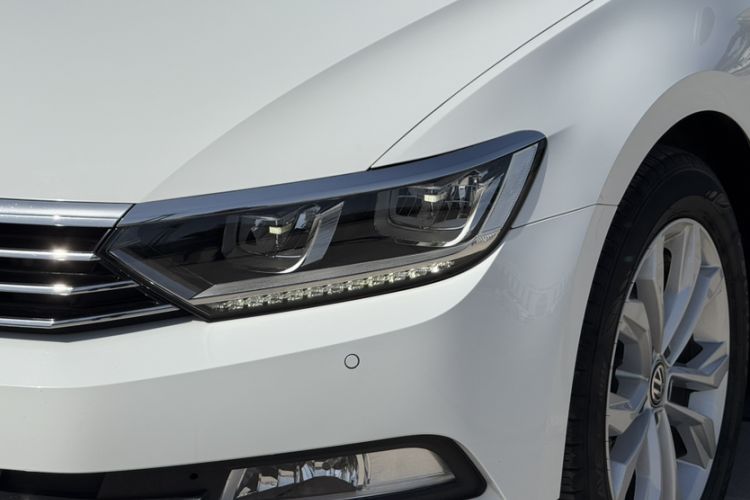 Used Volkswagen Magotan 2018 330TSI DSG Luxury Model Exterior 4