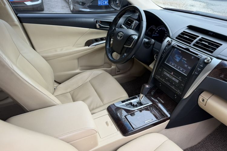 Used Toyota Camry 2015 2.5G Luxury Navigation Edition