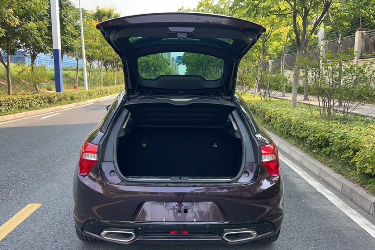 Used DS 5 2015 1.6T Luxury Edition THP160