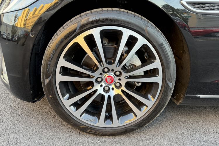 Used Jaguar XFL 2024 2.0T P250 Two-Wheel Drive Prestige Luxury Edition
