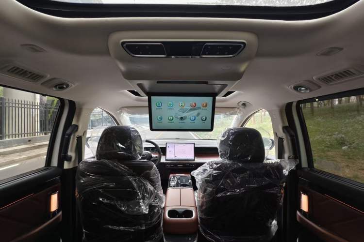 Used GAC Trumpchi E8 New Energy 2024 150km Dragon Roar Starry Night+ Interior 6