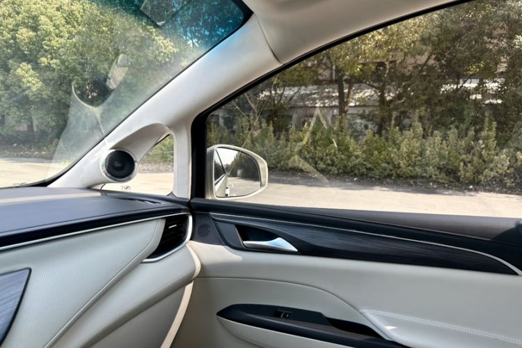 Used Buick GL8 2022 ES Landtrek 653T Comfort Edition