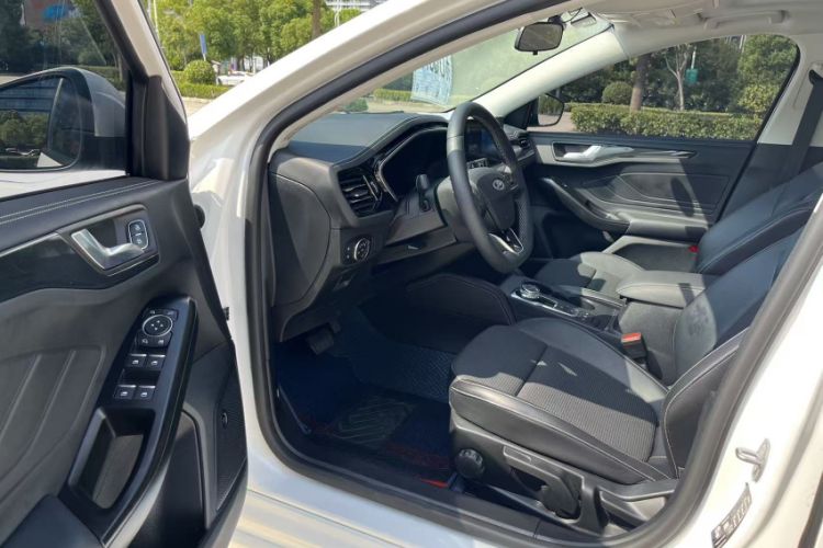 Used Ford Focus 2021 Hatchback EcoBoost 180 Automatic Titanium Edition