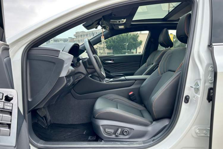 Used Toyota Avalon 2024 2.0L Luxury Edition
