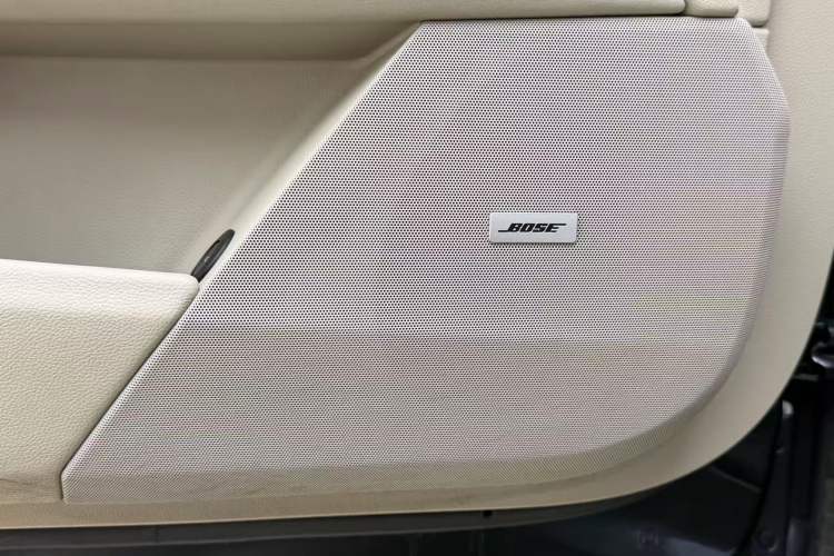 Used Cadillac XTS 2013 28T Leading Model
