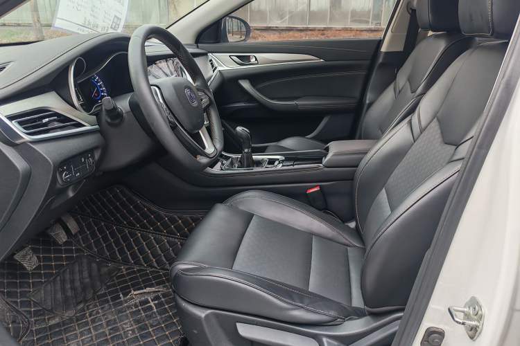 Used Changan Eado 2019 High-Energy Edition 1.6L GDI Manual Pioneer Model China VI Standard