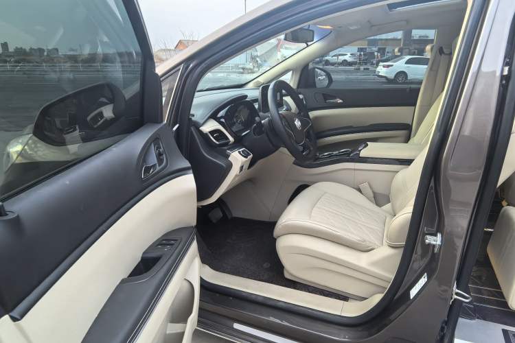 Used Buick GL8 2023 Land Executive Class 652T Luxury Model