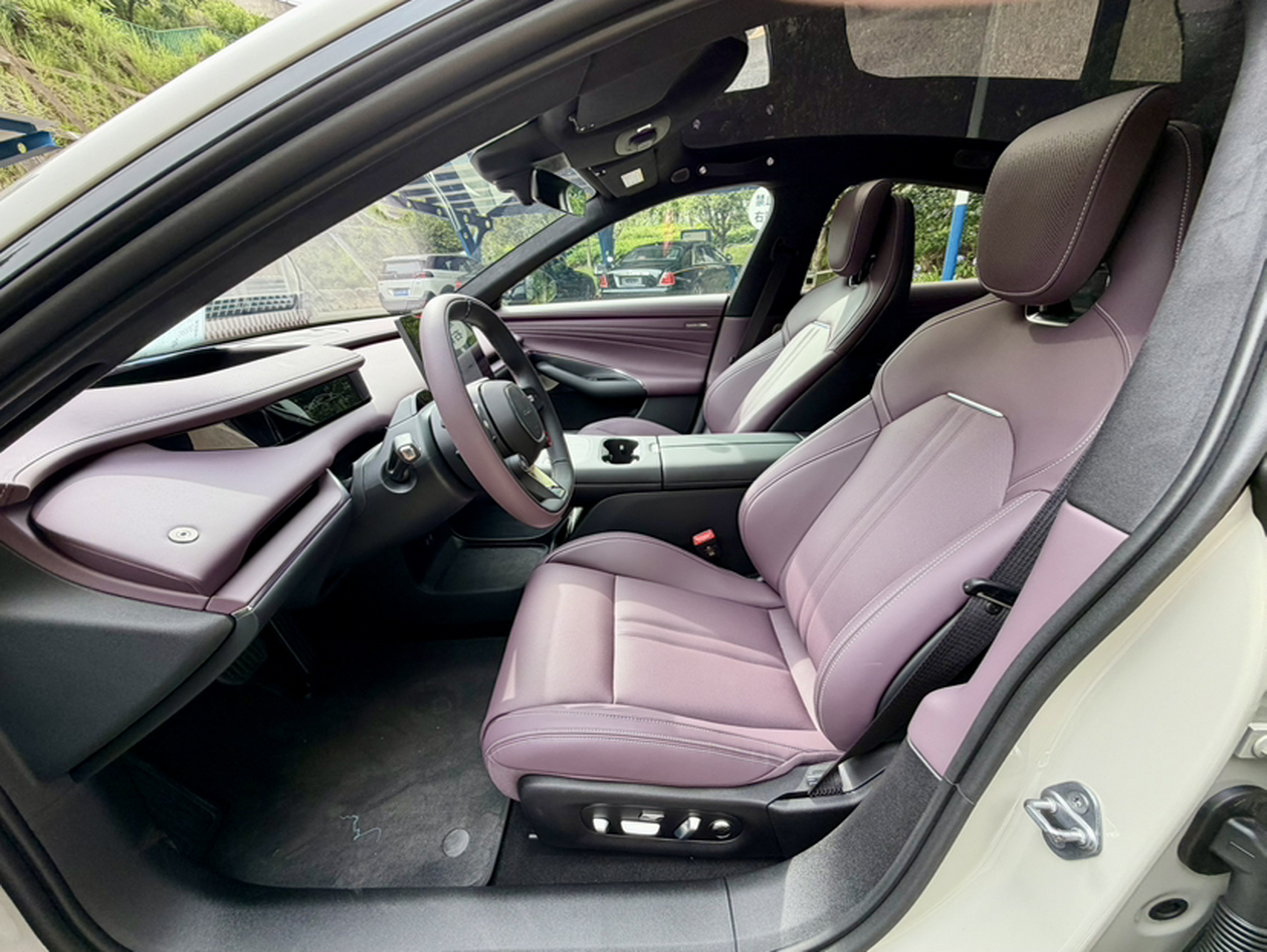 Vordere Reihe im Auto