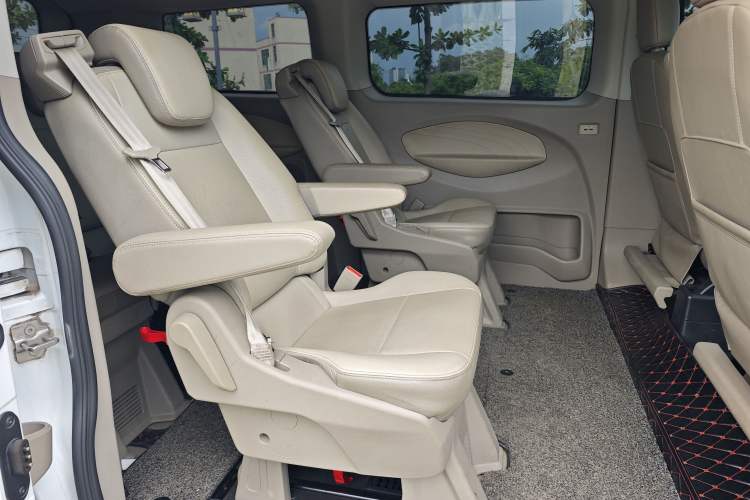 Used Ford Transit 2020 2.0T Diesel Multi-Function Commercial Vehicle Mid-Chassis Low-Roof Design with Dual Rear Doors Emission Standard China V