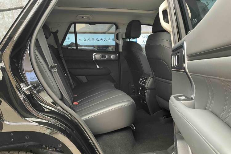 Used Tank 400 New Energy 2024 Hi4-T Off-Road Edition Interior 4