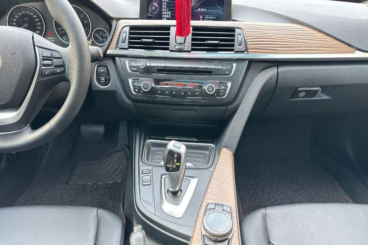 Used BMW 3 Series GT 2013 320i Sport Design Package
