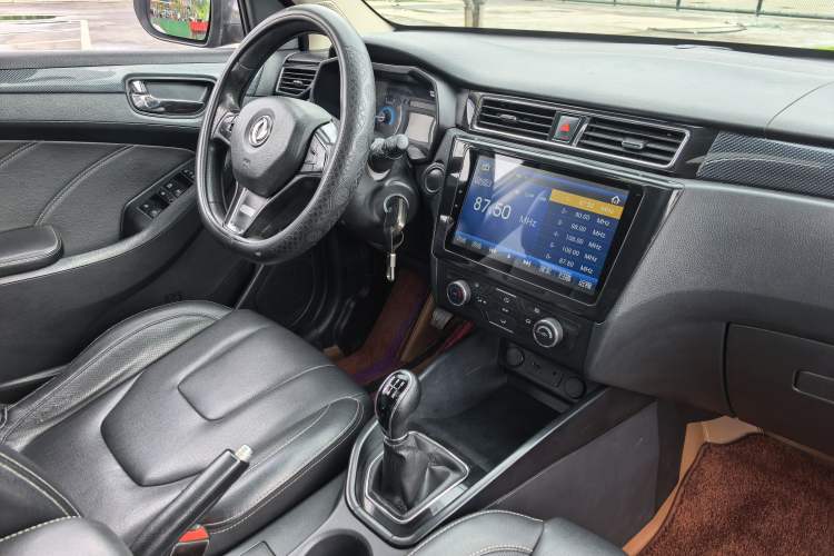 Used Dongfeng Fengon 580 2021 Revised ☆ Star Edition 1.8L Manual Elite Version Interior 2