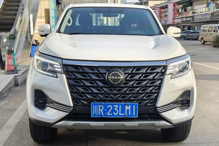 Used Dongfeng Ruichi 7 2022 2.3T Manual 4x4 Diesel Standard Version with Long Cargo Bed and Flatbed M9T