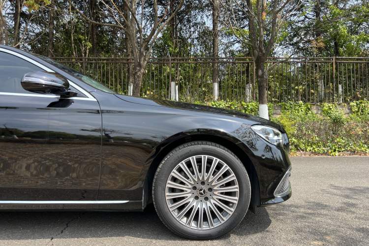 Used Mercedes-Benz E-Class 2023 Updated E 300 L Fashion Edition

