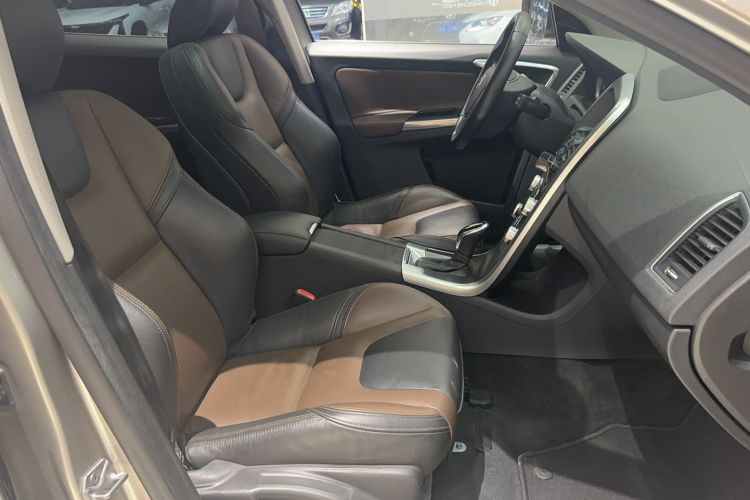 Used Volvo XC60 2015 T5 AWD Zhiyuan Edition Interior 3