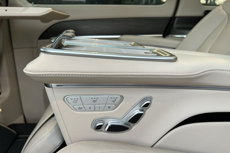 Used Mercedes-Benz V-Class 2024 V 300 L Long Wheelbase Prestige Edition Interior 6