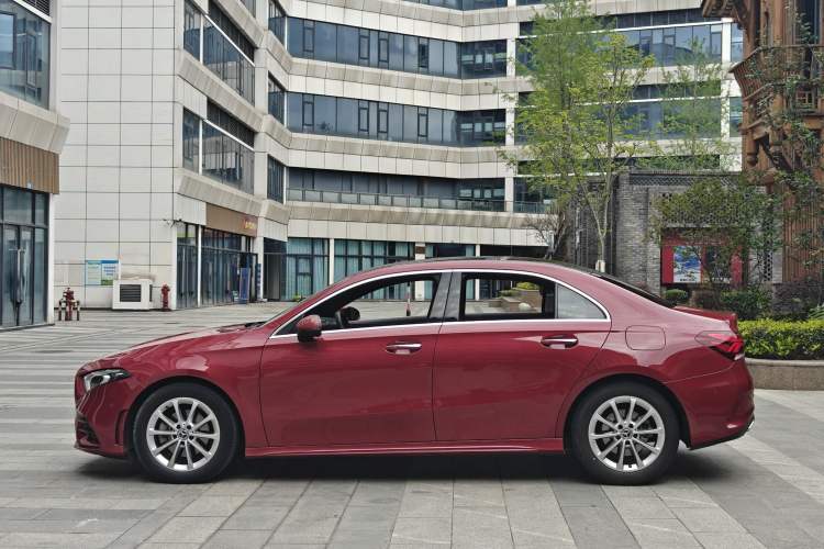 Used Mercedes-Benz A-Class 2021 A 200 L Sport Sedan Fashion Model Exterior 3