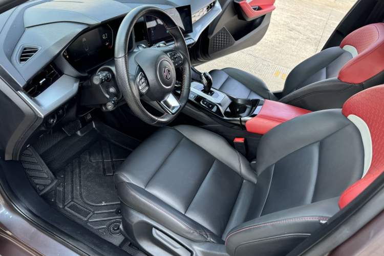 Used MG 5 2021 Revised 300TGI DCT Qingshè Luxurious Enjoyment Edition