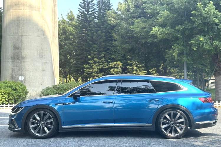 Used Volkswagen FAW-Volkswagen CC 2021 Estate Vehicle 380TSI Vizzion Edition Exterior 3