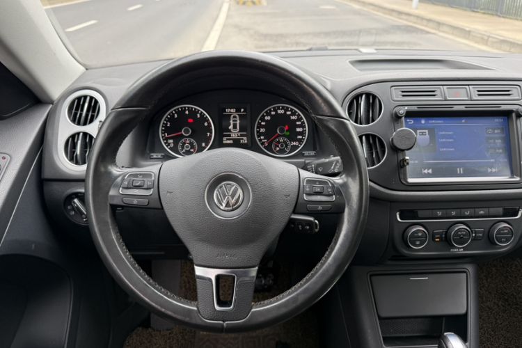 Used Volkswagen Tiguan 2017 300TSI Automatic Two-Wheel Drive Silk Road Comfort Edition Interior 5