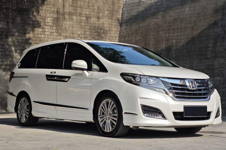 Used Honda Elysion 2016 2.4L Style Edition
