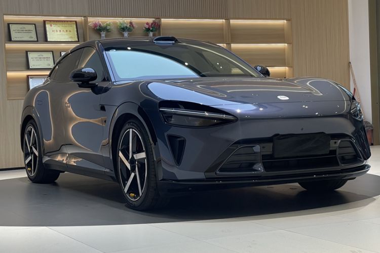 Used Xiaomi Auto YU7 2025 Ultra-Long Range High-Performance All-Wheel-Drive Max Edition
