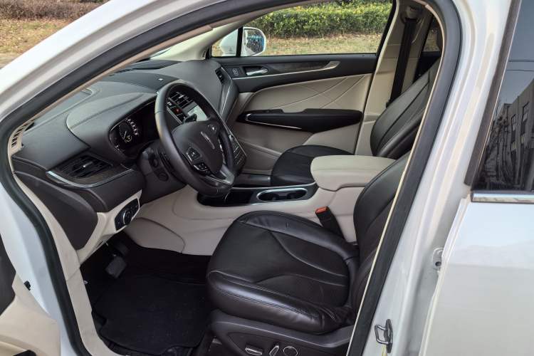 Used Lincoln MKC 2019 2.0T Two-Wheel Drive Zunya Version China VI Standard
