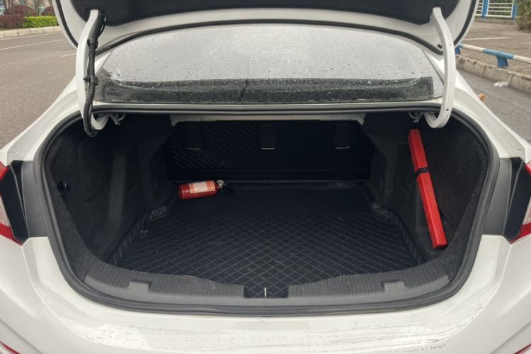 Used Chevrolet Cruze 2018 320 Automatic Pioneer Sunroof Edition
