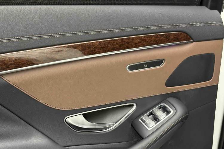 Used Mercedes-Benz S-Class 2016 S 320 L Business Model Interior 6