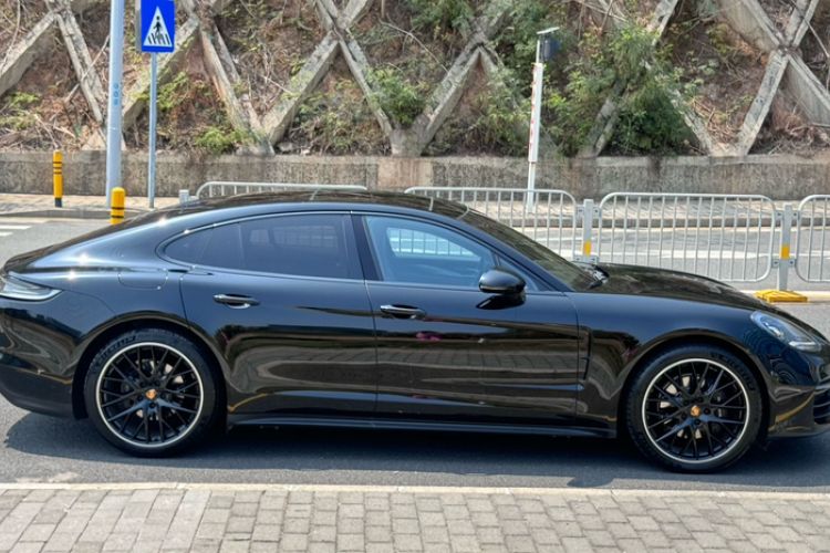 Used Porsche Panamera 2023 Facelifted Panamera 2.9T Platinum Edition