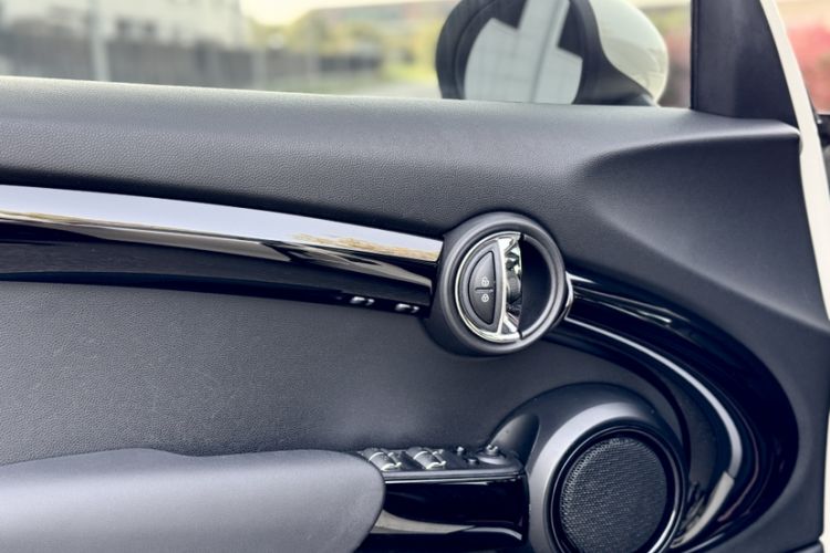 Used MINI 2018 1.5T ONE PLUS Five-Door Edition Interior 10