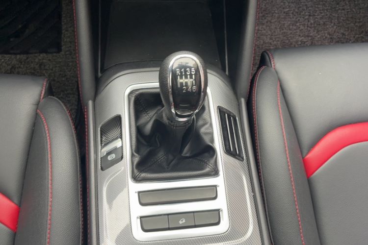 Used CHANGAN CS55 2018 1.5T Manual Colorful Model China V Standard