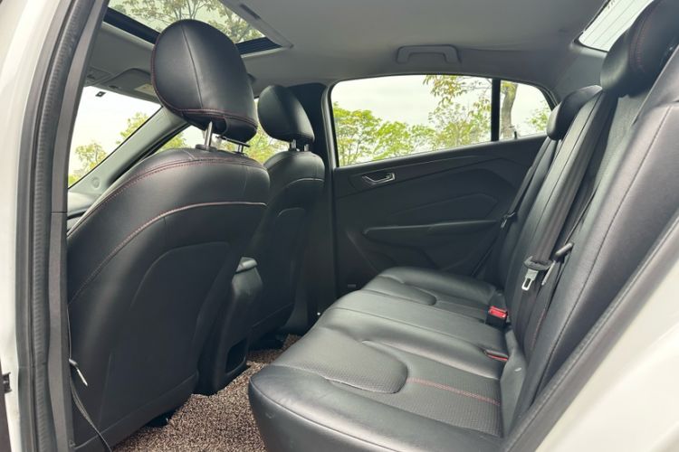 Used Chery Arrizo 5 2016 1.5L CVT Lingrui Edition Interior 3