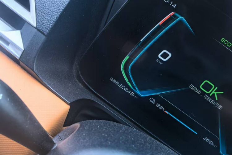 Used BYD e2 2021 Luxury Model Odometer Close Up