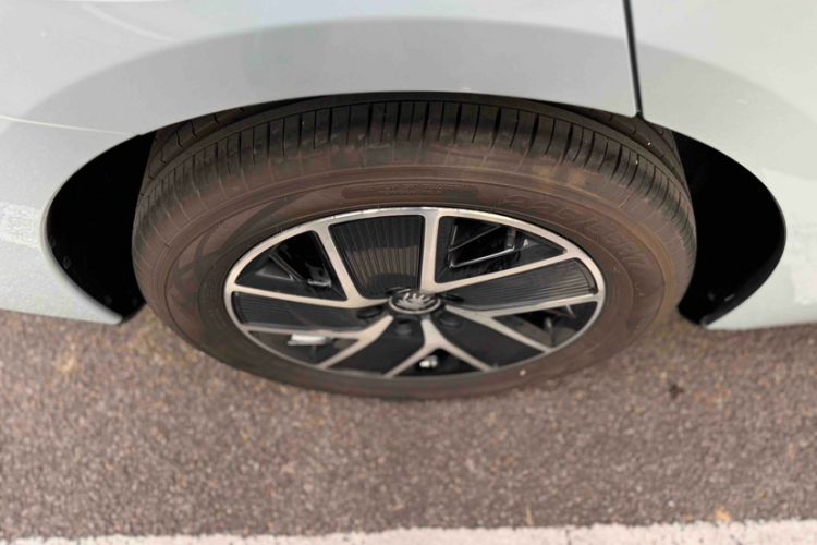 Used BYD Qin L 2025 DM-i Smart Drive 120KM Superior Model Exterior 2