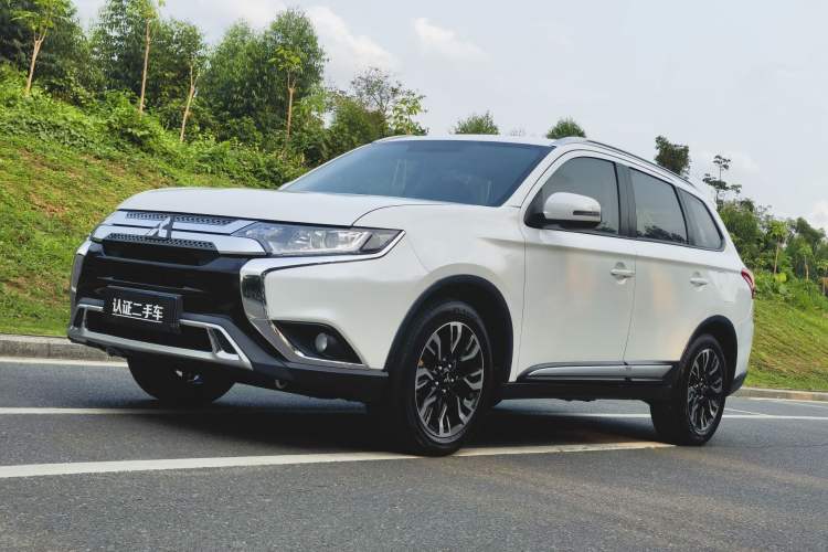 Used Mitsubishi Outlander 2019 2.0L Two-Wheel Drive Comfort Edition 5 Seats China VI Standard
