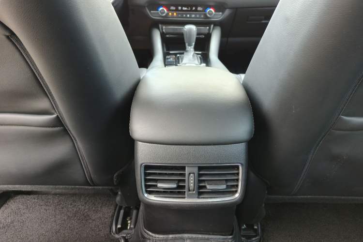 Used Mazda Atenza 2020 2.0L Blue Sky Luxury Edition Interior 3