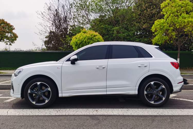 Used Audi Q3 2021 35 TFSI Fashion Dynamic Model Exterior 5