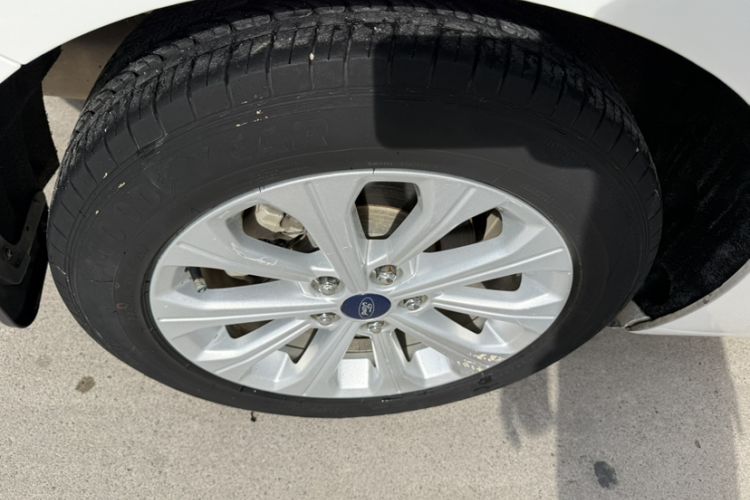 Used Ford Escort 2015 1.5L Manual Fashion Edition

