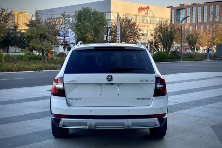 Used Skoda Octavia 2018 Station Wagon TSI280 DSG Luxury Edition
