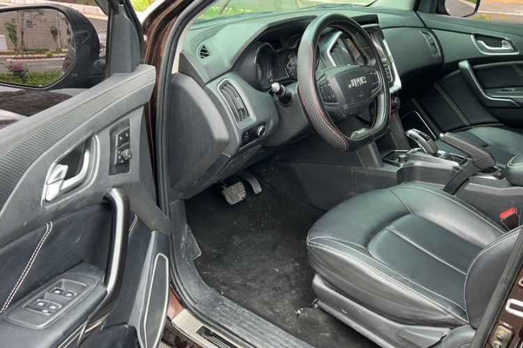 Used JMC Yuhu 7 2020 2.0T Diesel Automatic 4x4 Comfort Edition Short Wheelbase China VI Standard JX4D20A6L